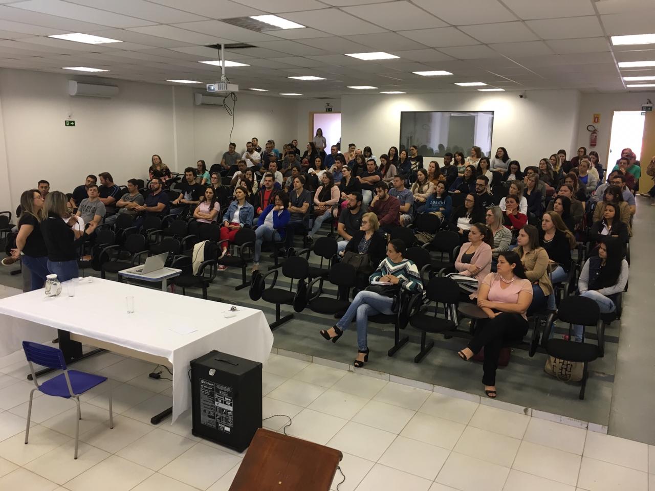 Atualização e Valorização Pessoal são temas de Formação oferecida aos Agentes Educacionais das Escolas Jurisdicionadas ao NRE de Laranjeiras do Sul