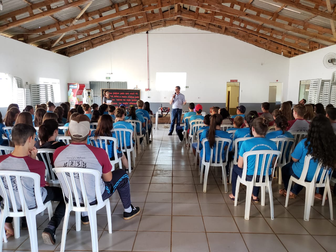 NRE em visita às instituições de Ensino