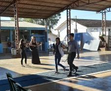 Homenagem ao dia do Professor movimenta Escolas do NRE de Laranjeiras do Sul