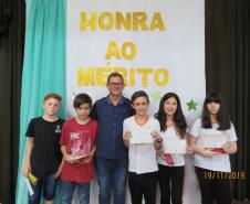Colégio Laranjeiras homenageia destaques de 2019