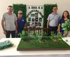 Alunos das Escolas do NRE de Laranjeiras do Sul recebem premiação pela participação no Projeto  TransformAção