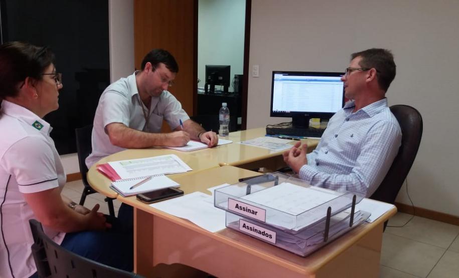 Professor Abimael visita o NRE de Laranjeiras do Sul