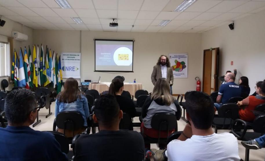 Professores das disciplinas de Filosofia e Sociologia recebem Capacitação