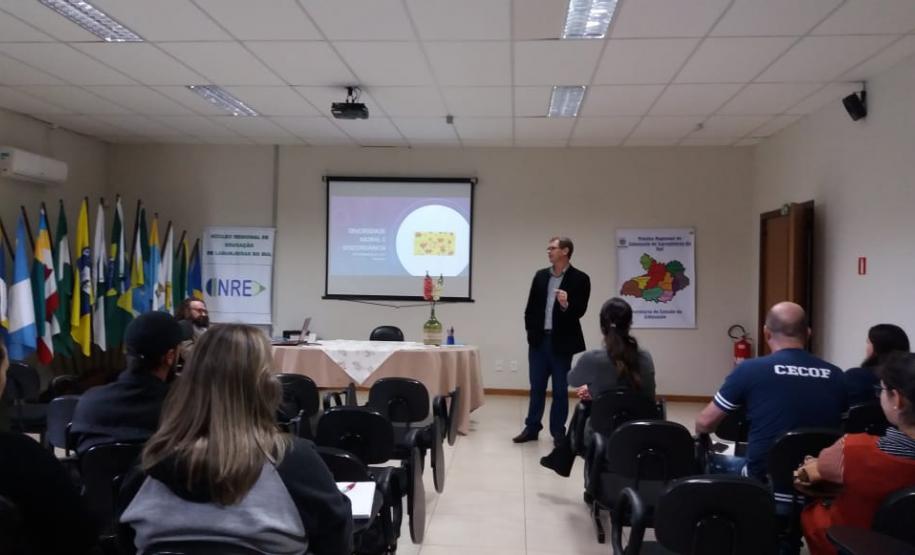 Professores das disciplinas de Filosofia e Sociologia recebem Capacitação