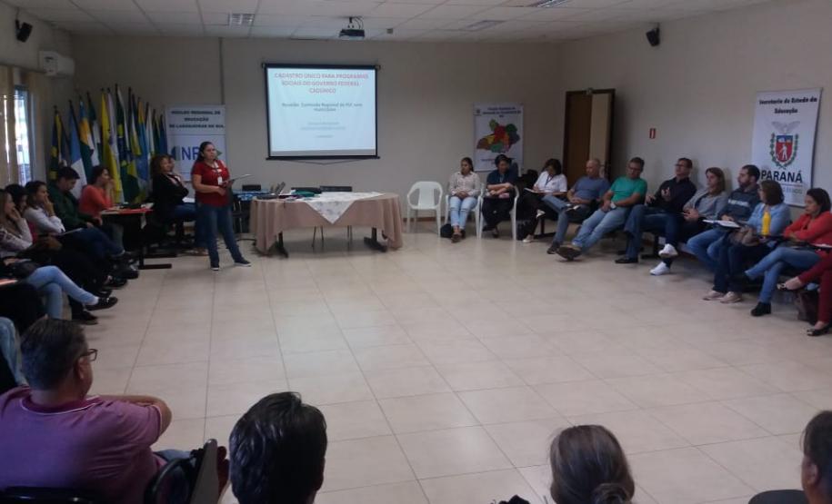 Secretarias envolvidas com o Programa Estadual Leite das Crianças reúnem-se no NRE de Laranjeiras do Sul