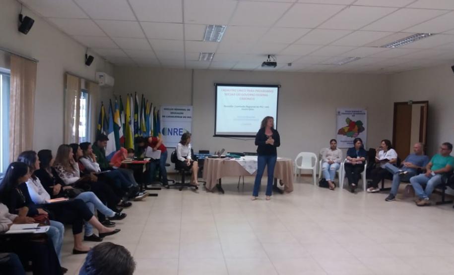 Secretarias envolvidas com o Programa Estadual Leite das Crianças reúnem-se no NRE de Laranjeiras do Sul