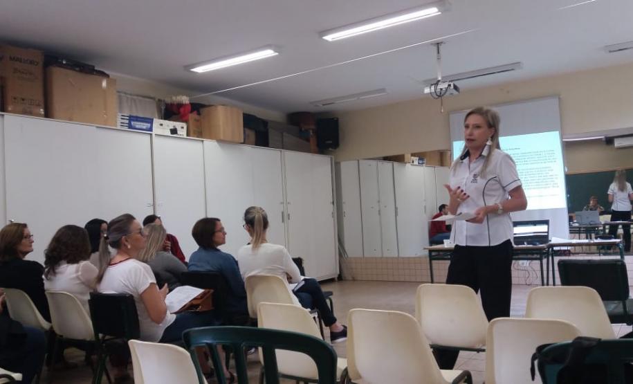 Núcleo de Educação oferece capacitação aos profissionais da disciplina de Língua Portuguesa