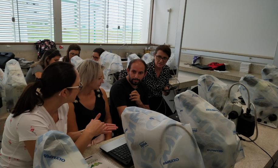 Profissionais da área de Biologia participam de Oficina Profissionais da área de Biologia participam de Oficina