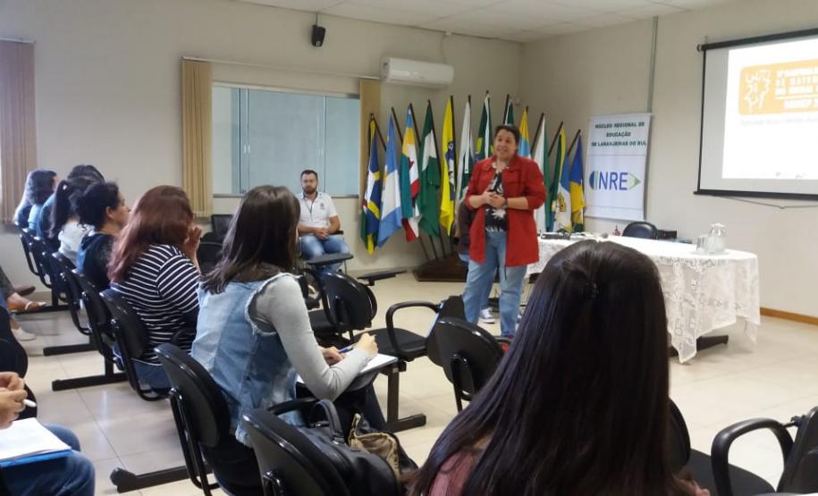 Com a parceria da UNIOESTE, Profissionais da Disciplina de Matemática recebem Capacitação Com a parceria da UNIOESTE, Profissionais da Disciplina de Matemática recebem Capacitação