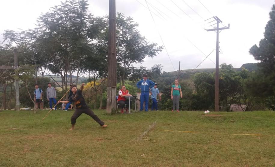 Festival de Atletismo movimenta o Colégio Estadual do Campo de Cavaco Festival de Atletismo movimenta o Colégio Estadual do Campo de Cavaco