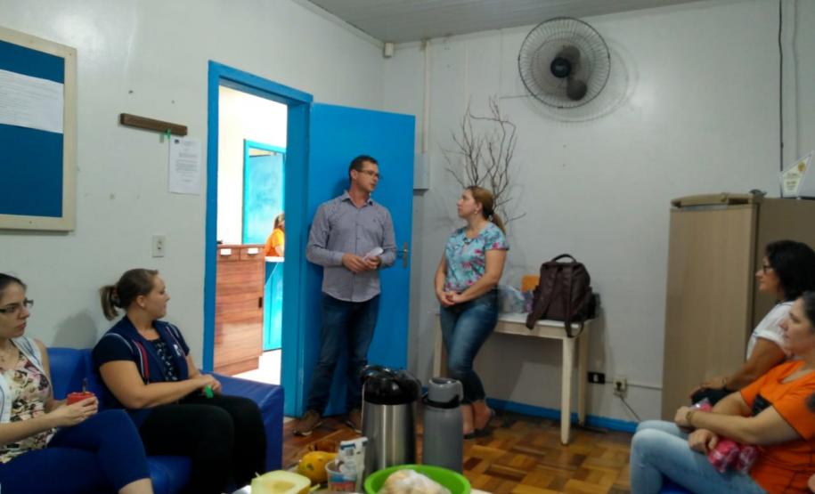 Escolas Municipais recebem visita do Chefe do NRE