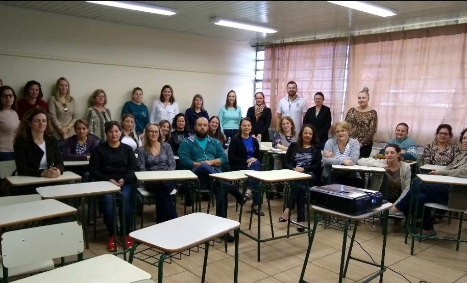 Núcleo de Educação oferece capacitação aos profissionais da disciplina de Matemática com foco na Prova Paraná