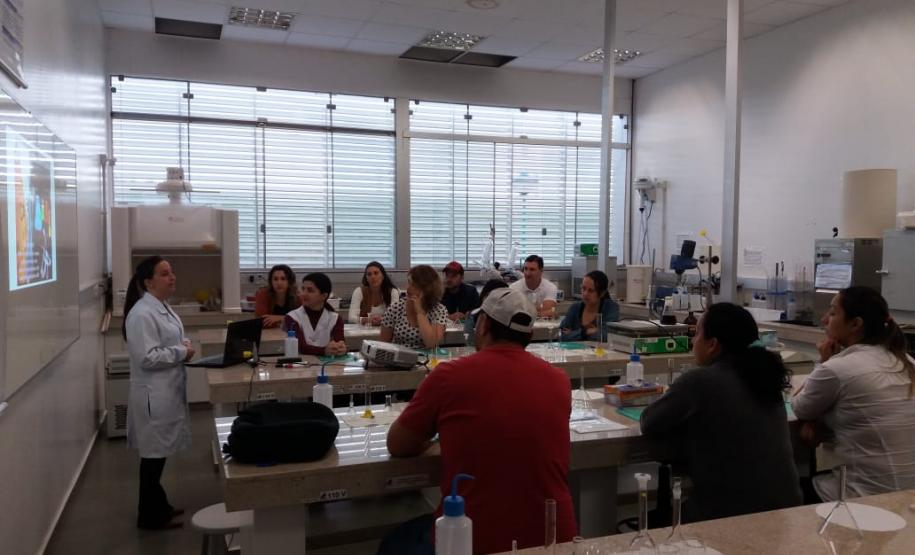 “Experimentação e Pesquisa”, é o tema da formação voltada aos professores de Química