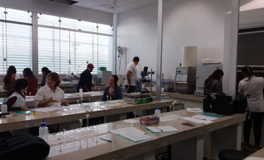 “Experimentação e Pesquisa”, é o tema da formação voltada aos professores de Química