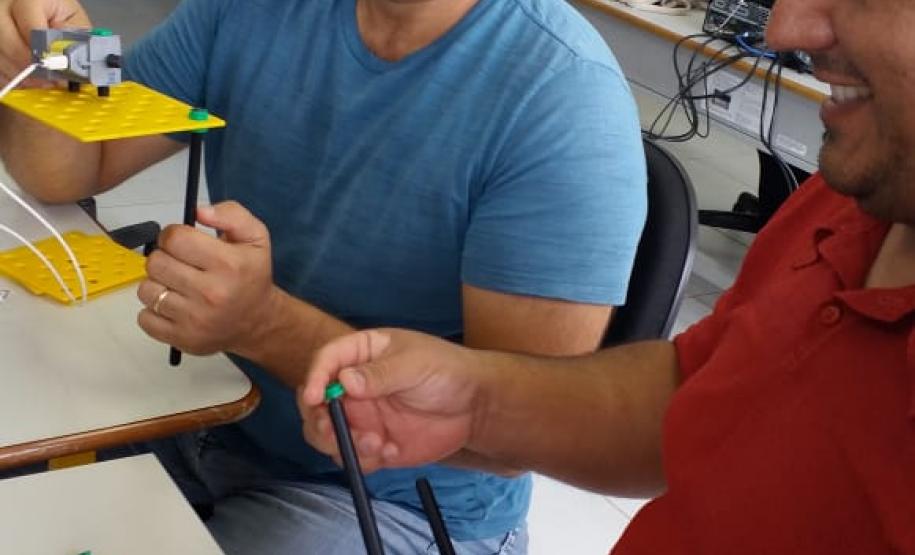 Como ensinar circuitos elétricos de uma maneira diferente?