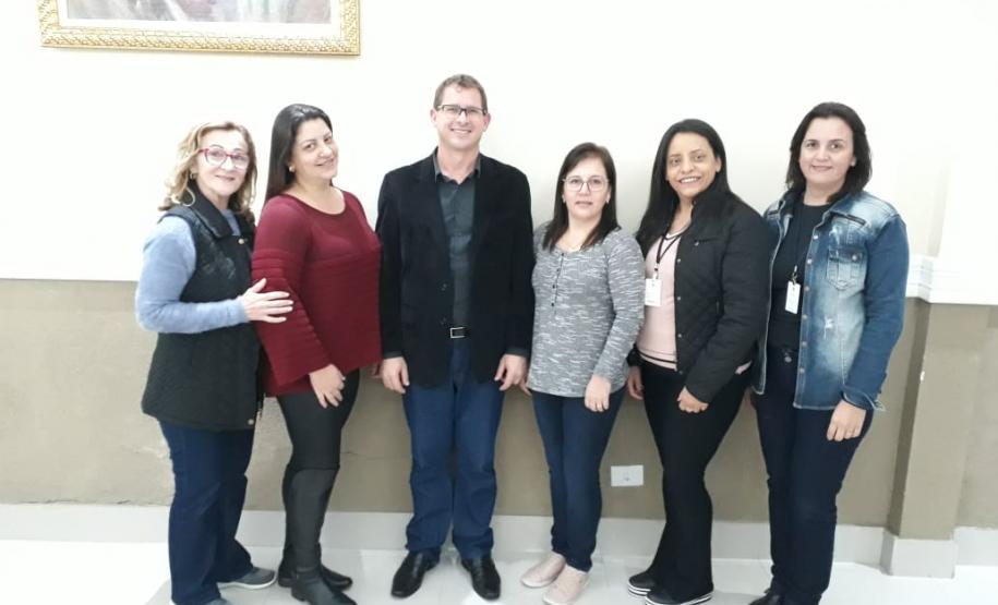 Chefia e Equipe do NRE de Laranjeiras do Sul participam de evento na Capital Paranaense