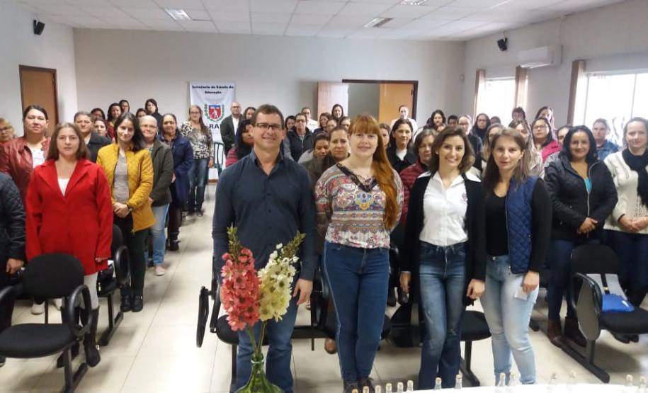 Alimentação Segura e Saudável é tema de Capacitação para as merendeiras das Escolas Estaduais Alimentação Segura e Saudável é tema de Capacitação para as merendeiras das Escolas Estaduais