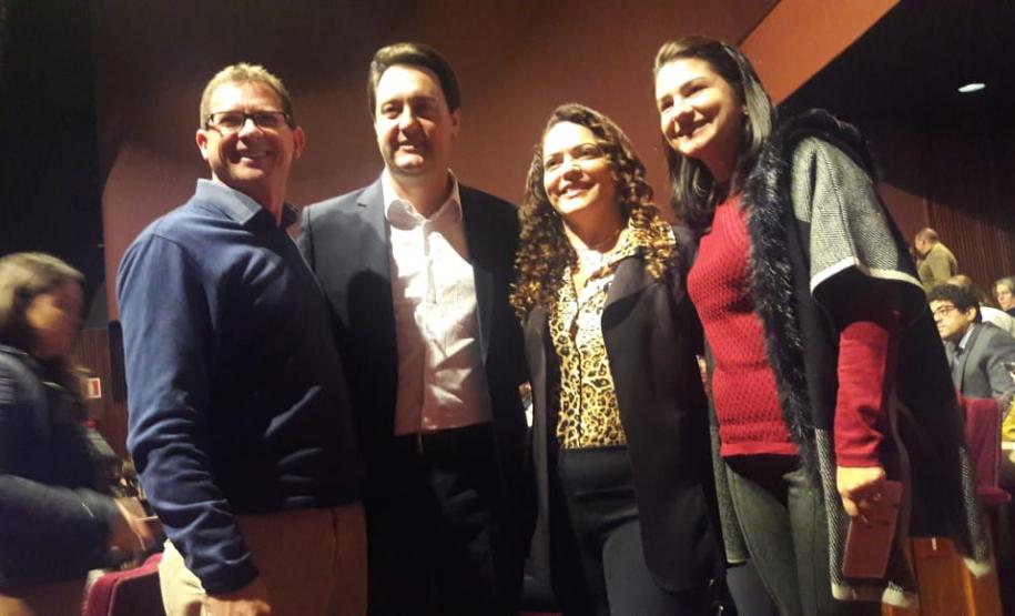 Chefia do NRE de Laranjeiras do Sul participa do lançamento do Programa Presente na Escola em Curitiba