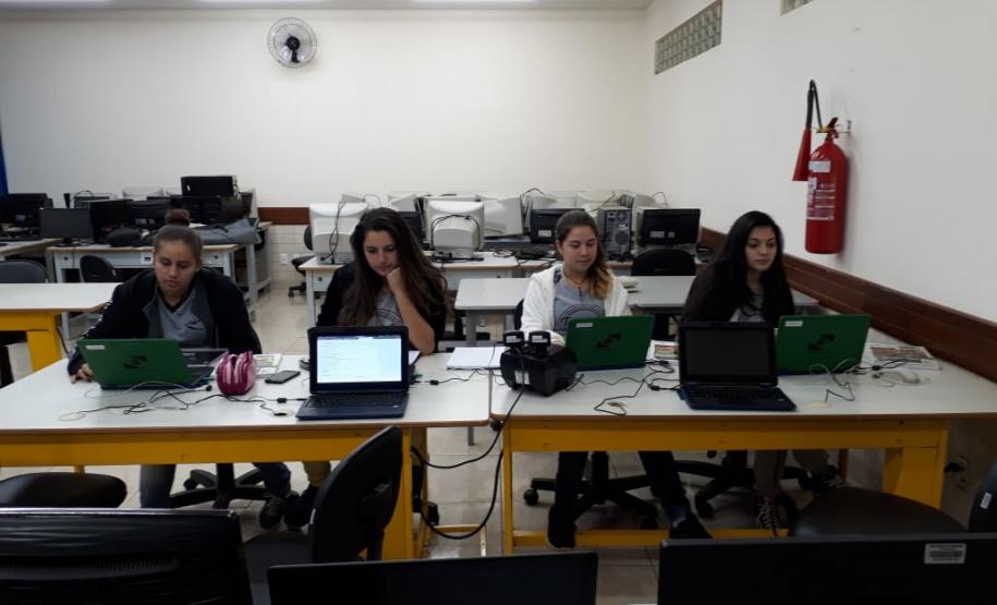 Colégio José Marcondes Sobrinho já faz uso da tecnologia visando a 2ª etapa da Prova Paraná Colégio José Marcondes Sobrinho já faz uso da tecnologia visando a 2ª etapa da Prova Paraná