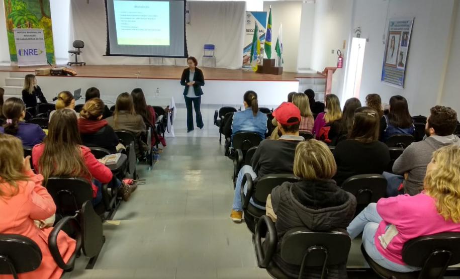 Profissionais da Disciplina de Arte participam de Capacitação