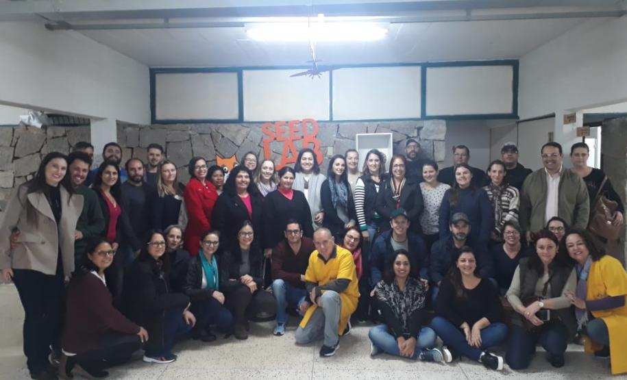 Grupo de profissionais do Núcleo Regional de Educação de Laranjeiras do Sul participam em Curitiba de Oficinas de Aprendizagem Criativa