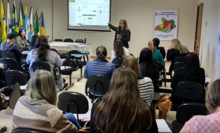 Prova Paraná Fluência - NRE de Laranjeiras do Sul realiza formação técnica Prova Paraná Fluência - NRE de Laranjeiras do Sul realiza formação técnica