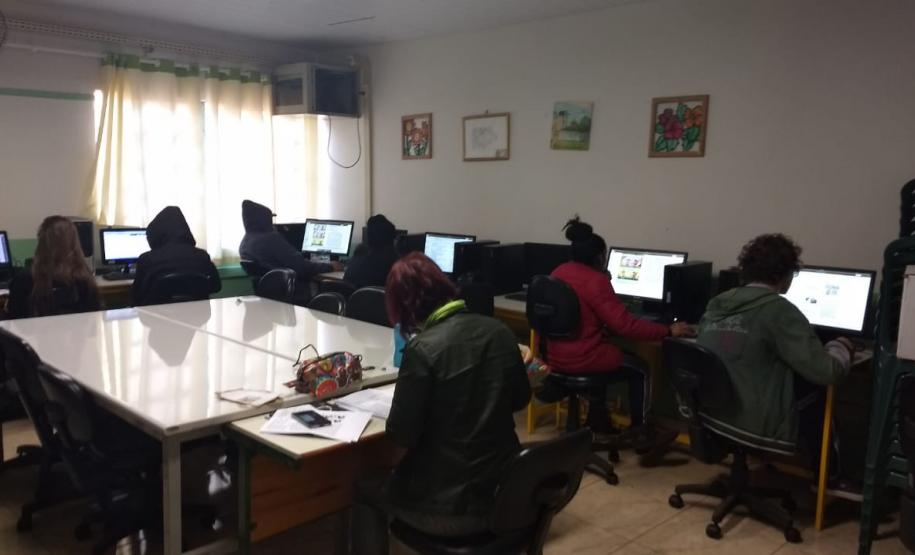 Colégios do Núcleo Regional de Educação de Laranjeiras do Sul já estão se preparando para a Prova Paraná Colégios do Núcleo Regional de Educação de Laranjeiras do Sul já estão se preparando para a Prova Paraná