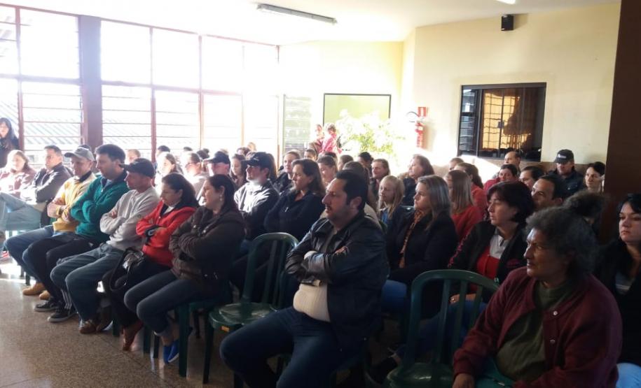 Pais De Alunos Do Colégio Estadual Eurico Dutra Recebem Informações Sobre A Prova Paraná