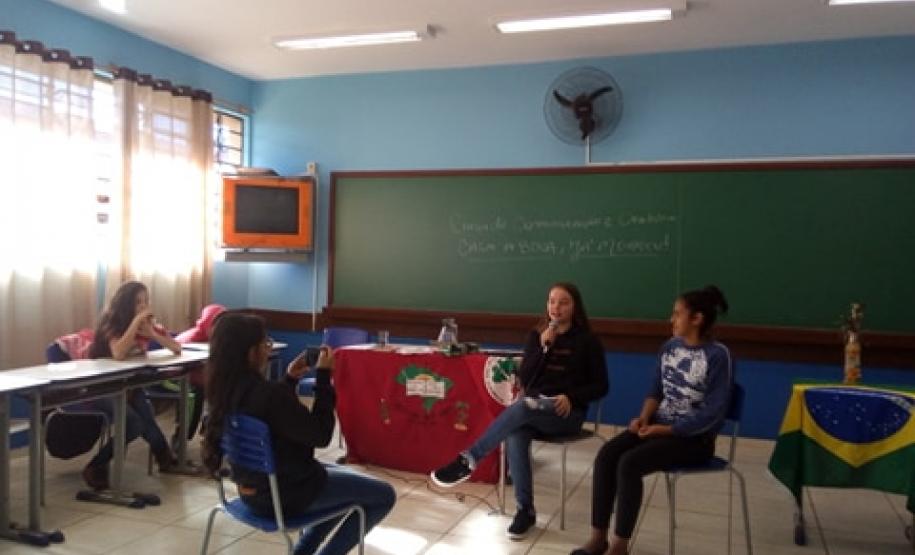 Acontece no Colégio Iraci Salete Curso de Comunicação e Oratória