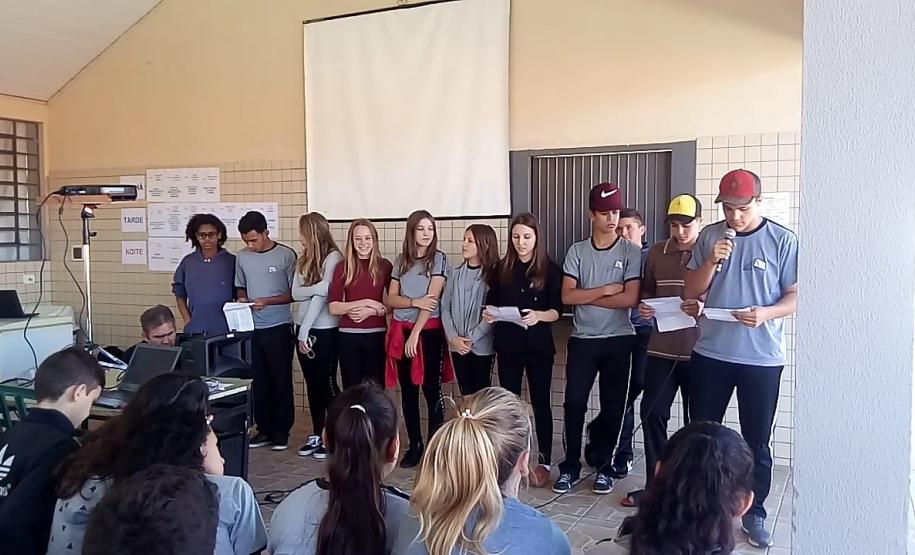 CE Rui Barbosa realiza o "Dia da Tecnologia e Aprendizagem Criativa" CE Rui Barbosa realiza o "Dia da Tecnologia e Aprendizagem Criativa"