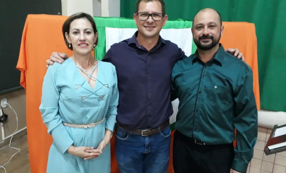 Após um legado de muito trabalho e inúmeras conquistas, professora Sirlei Moro deixa a direção do Colégio Laranjeiras