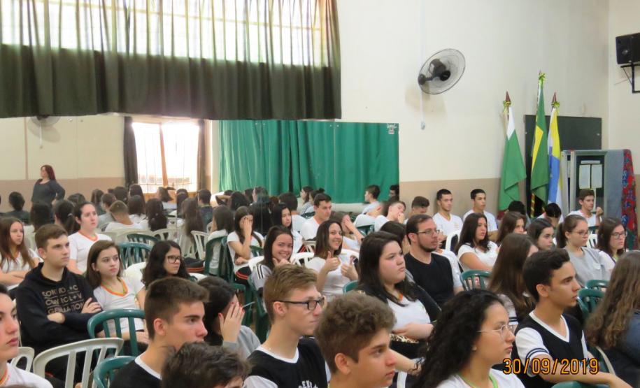 Colégio Laranjeiras promove Palestra alusiva ao Setembro Amarelo