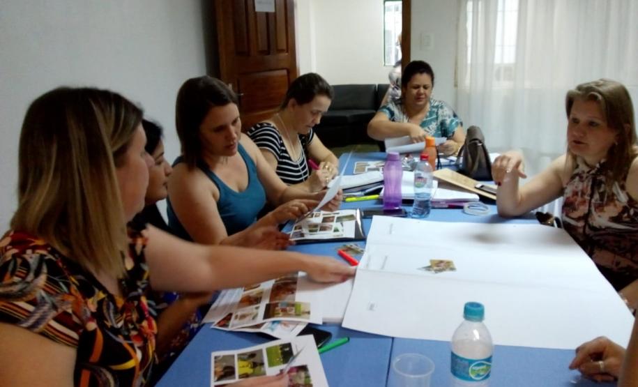 NRE de Laranjeiras do Sul e Secretarias Municipais de Educação participam de Encontro em Foz do Iguaçu NRE de Laranjeiras do Sul e Secretarias Municipais de Educação participam de Encontro em Foz do Iguaçu