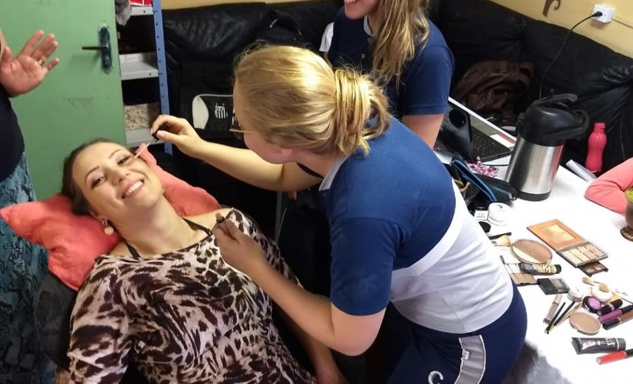 Homenagem ao dia do Professor movimenta Escolas do NRE de Laranjeiras do Sul