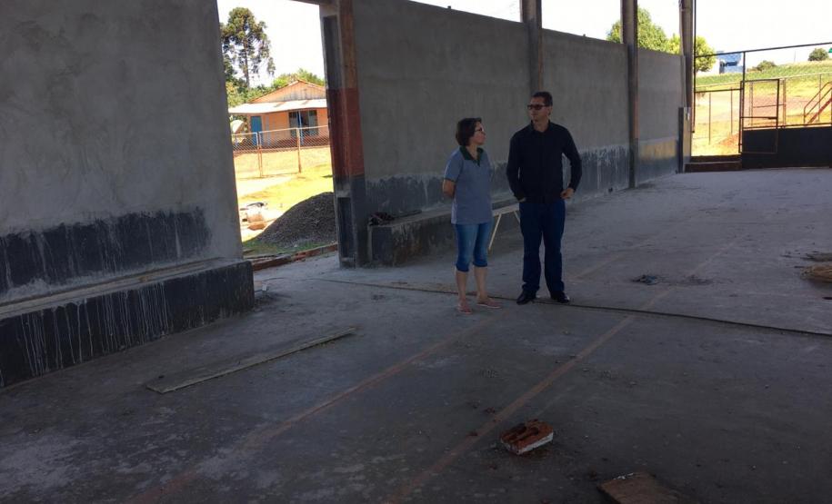 Colégios de Espigão Alto do Iguaçu recebem a visita do Chefe do Núcleo de Educação Colégios de Espigão Alto do Iguaçu recebem a visita do Chefe do Núcleo de Educação