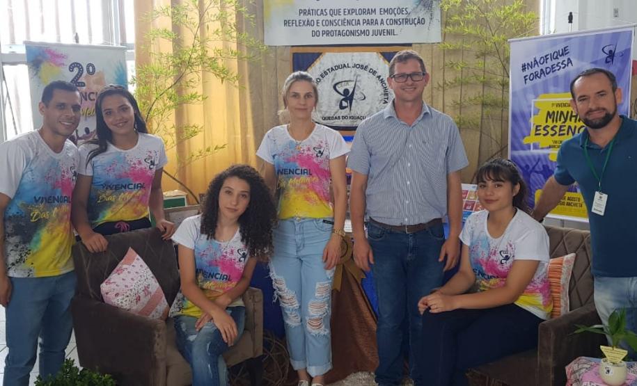 Alunos das Escolas do NRE de Laranjeiras do Sul recebem premiação pela participação no Projeto  TransformAção