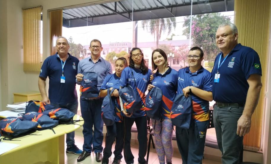 Entrega de uniformes para os bolsistas do Talento Olímpico do Paraná – TOP Formador