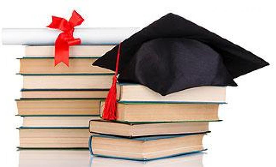 Ex-Alunos do Colégio Gabriela Mistral são parabenizados pela Instituição Ex-Alunos do Colégio Gabriela Mistral são parabenizados pela Instituição