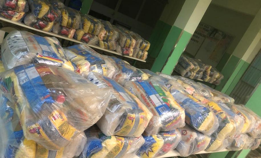 Escolas do NRE de Laranjeiras do Sul realizam mais uma entrega de kits de merenda e materiais impressos